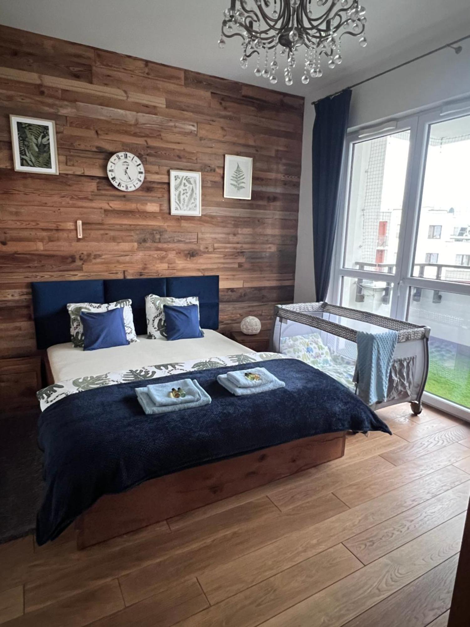 Lake Park Apartament With Free Parking Airport Netflix Apartman Varsó Kültér fotó