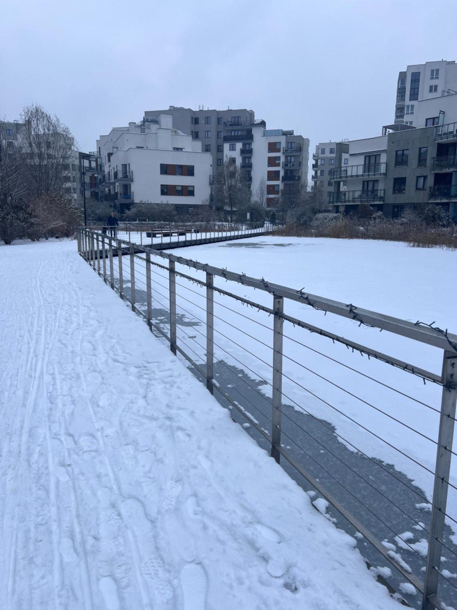 Lake Park Apartament With Free Parking Airport Netflix Apartman Varsó Kültér fotó